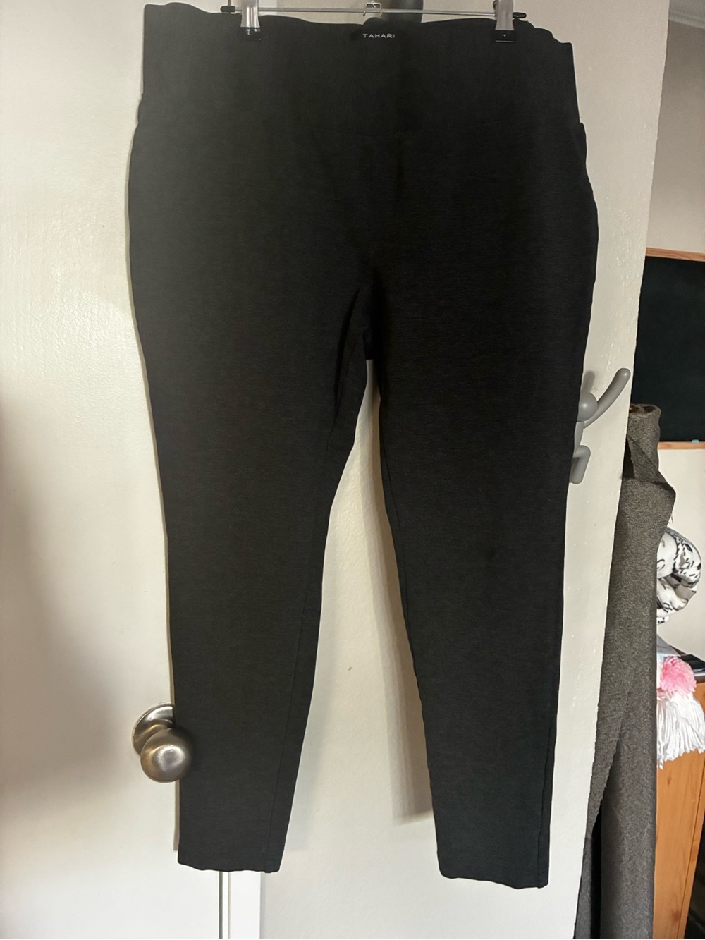 Tahari Black Women's Pull-On Leggings